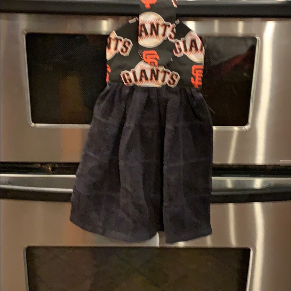 Hand towel to dry your hands